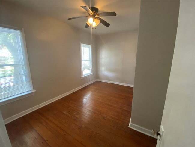 Building Photo - 2010 Taft St