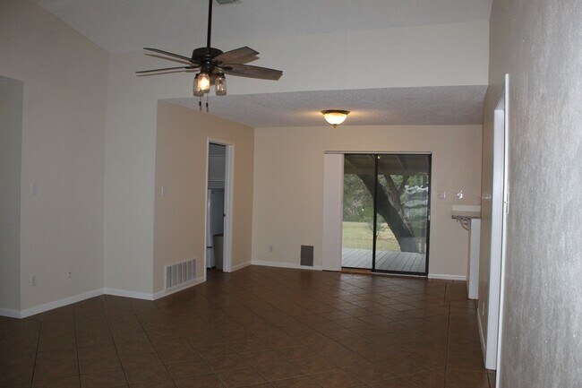 Building Photo - 3 BEDROOM, 2 BATH, BELTON ISD