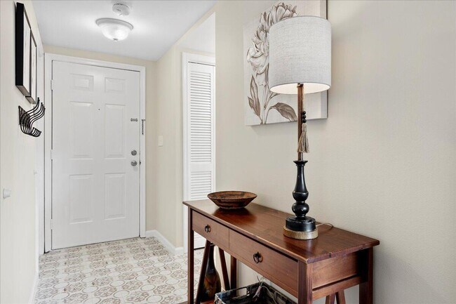 Building Photo - 11863 Wimbledon Cir