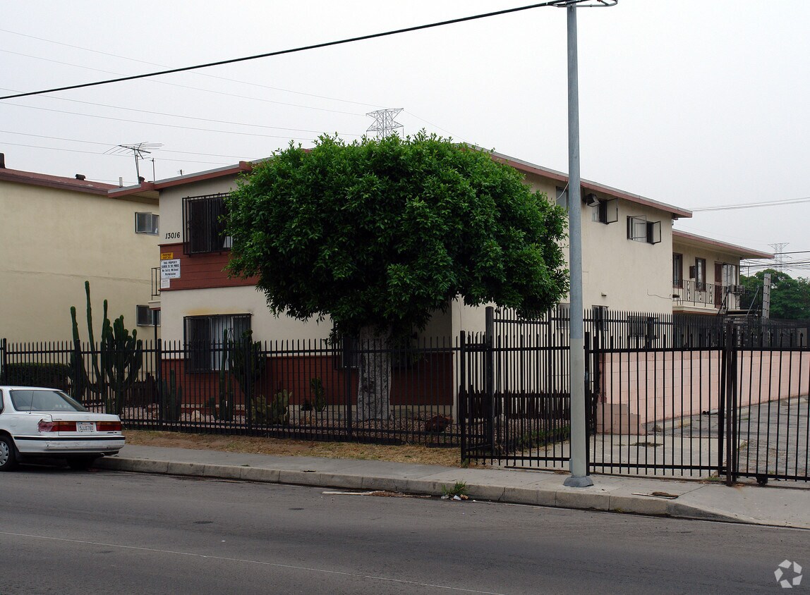 Building Photo - 13016 S Vermont Ave