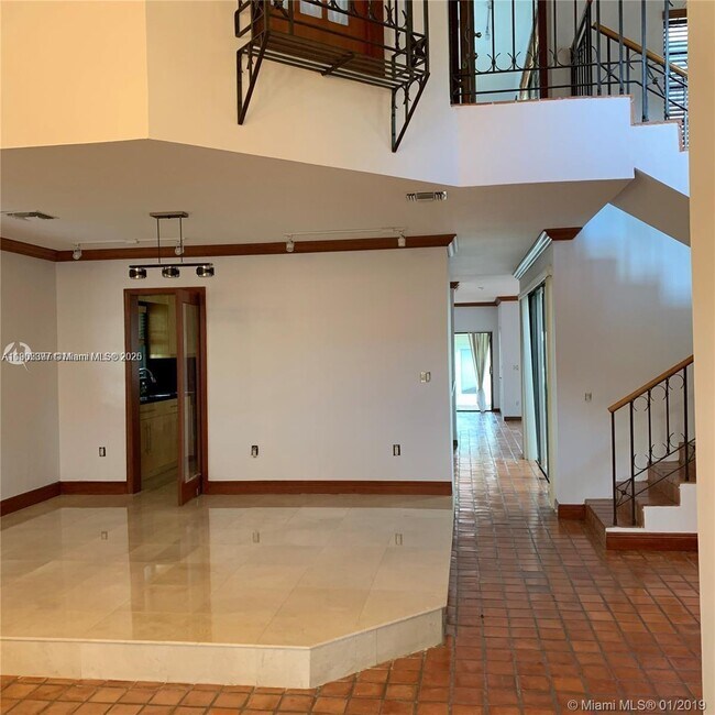 Foto del edificio - 901 Majorca Ave