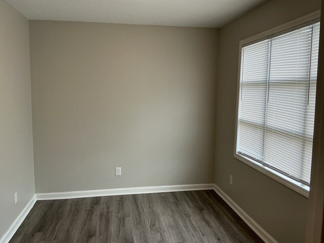 Building Photo - 20 Davidfield Cv