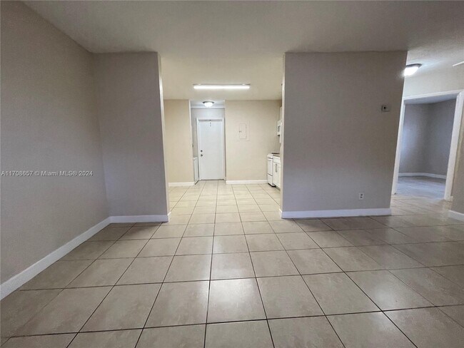 Foto del edificio - 2860 NW 15th St