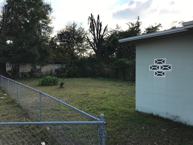 Photo - 1000 W Miller Ave House
