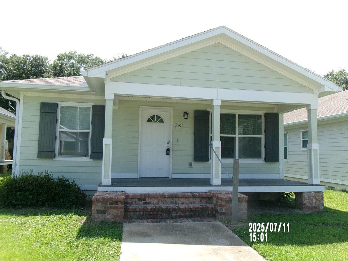 Primary Photo - Great 3BR, 2BA Home in Gulfport!
