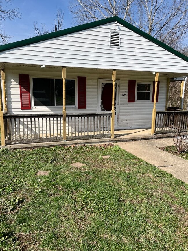 Building Photo - 129 Valley Dr