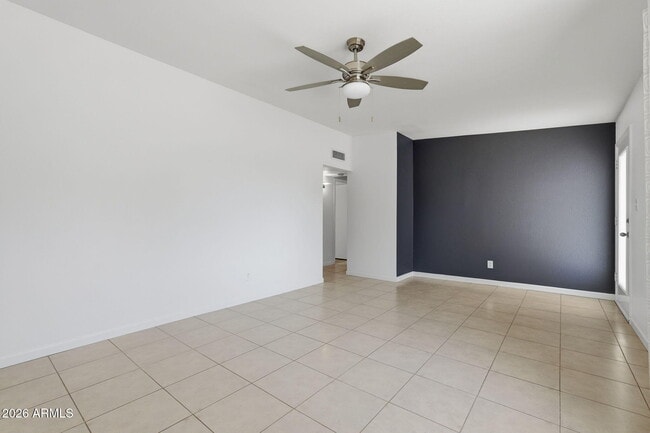 Foto del edificio - 2428 E La Jolla Dr