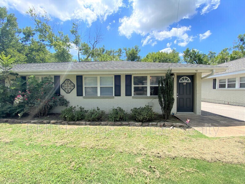 101 M.L.K. Jr Blvd Unit 1/2, Fayetteville, AR 72701 Condo for Rent in