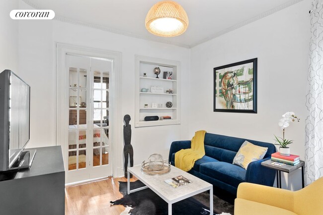 Foto del edificio - 228 W 16th St