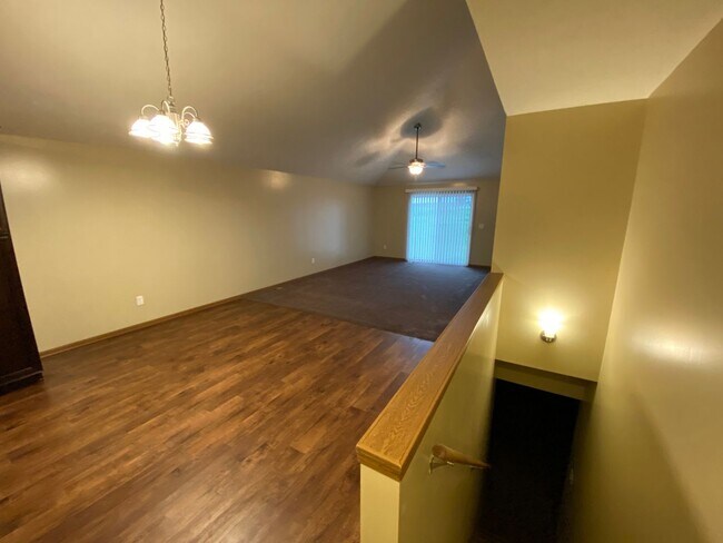 Foto del edificio - Newer Home in Excellent Family Neighborhood