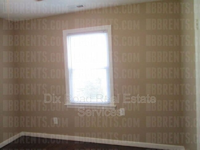 Building Photo - 2208 Lamberton St