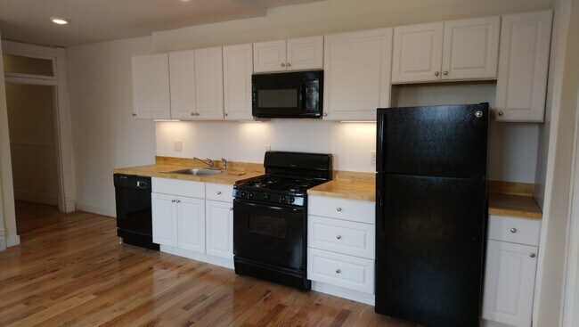 Building Photo - 2101 Druid Hill Ave