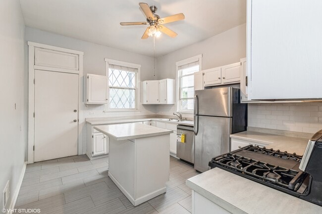 Lots of Countertop space3 - 1729 N Campbell Ave