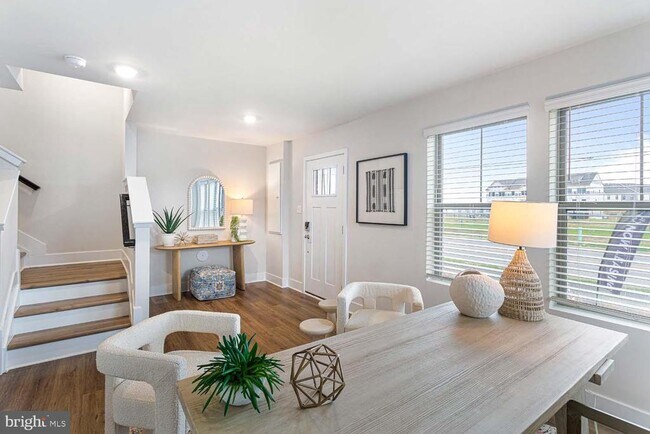 Foto del edificio - 250 Monroe Ave