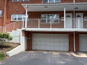 Building Photo - 167 E Palatine Rd