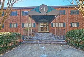 Building Photo - 91 Rumson Rd NE