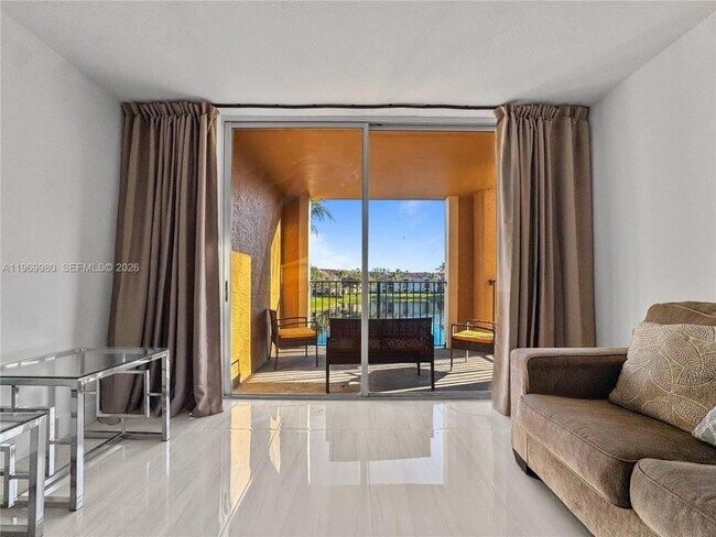 Foto del edificio - 2123 Renaissance Blvd