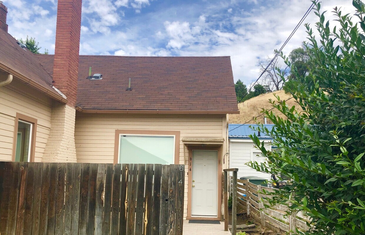 612614 S Main St Unit 614, Pendleton, OR 97801 Room for Rent in