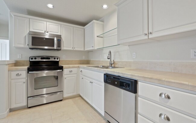 Foto del edificio - Awesome 2 Bed 1 Bath, Ground Floor, includ...