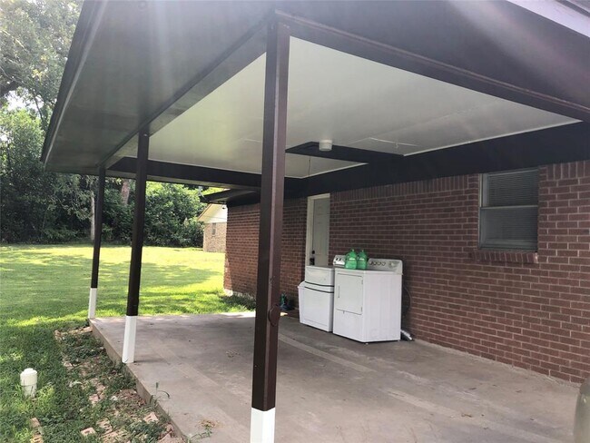 Foto del edificio - 913 Prentice Ln