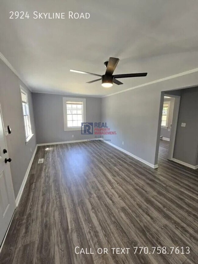 Foto del edificio - 2924 Skyline Rd