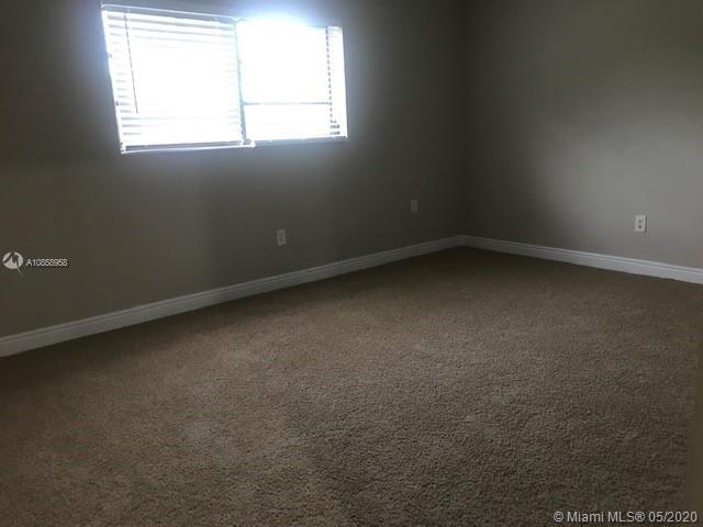 Foto del edificio - 9700 SW 104th Ct