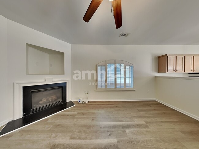 Building Photo - 300 Pemaquid Ct