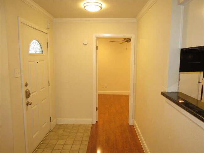Foto del edificio - 4159 Steck Ave