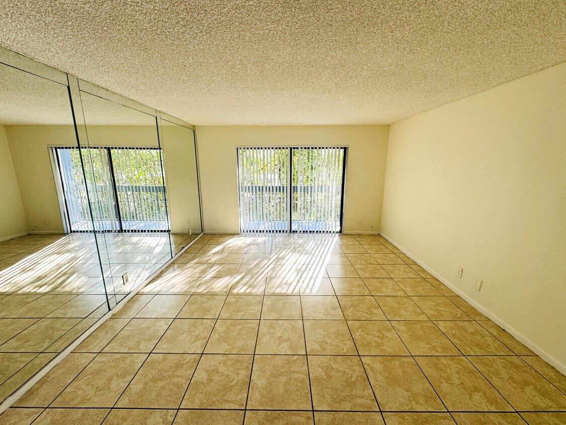 Foto principal - 2050 N Congress Ave