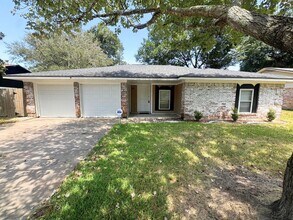 Building Photo - 723 Cherry Valley Dr