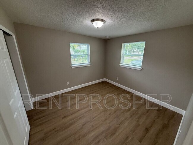 Foto del edificio - 4118 W Washington St