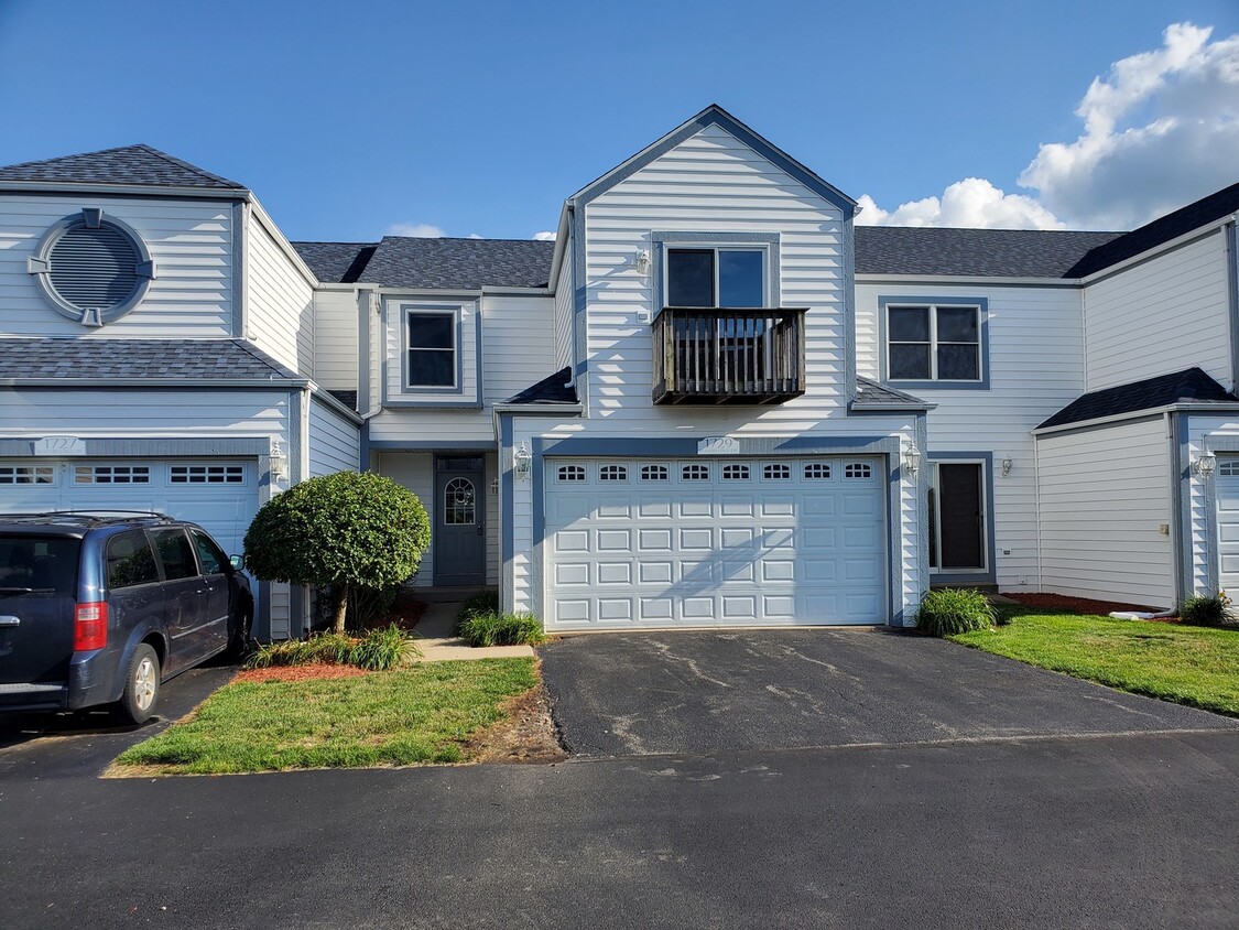 1729 Waters Edge Dr, Minooka, IL 60447 Townhome Rentals in Minooka IL