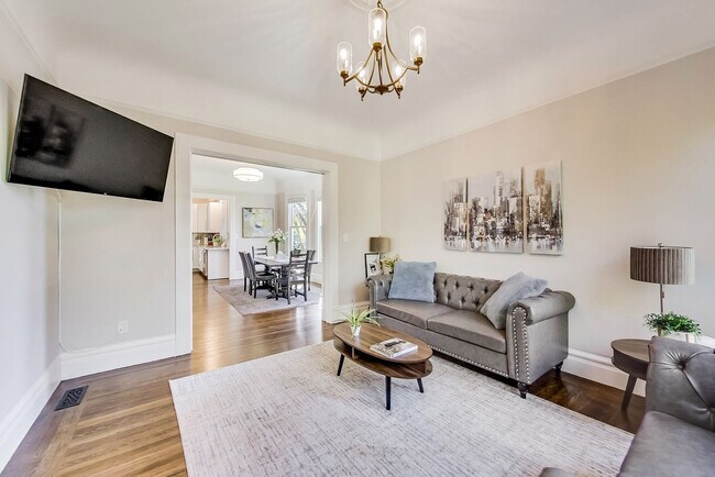 Foto del edificio - 2207 E 21st St