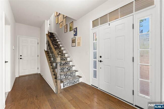 Foto del edificio - 38 Marshall Ln