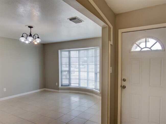 Foto del edificio - 10815 Montverde Ln