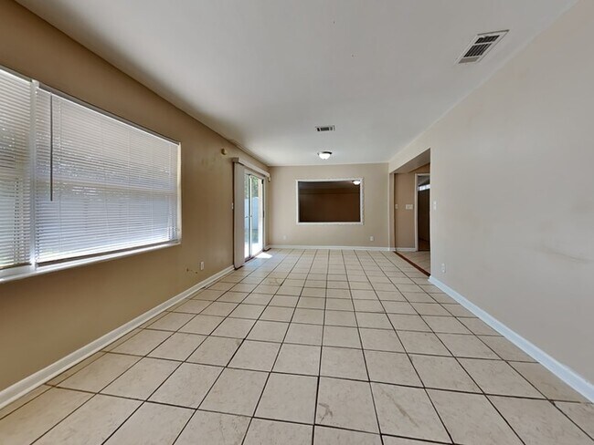 Building Photo - ASK ABOUT OUR MOVE IN SPECIAL:   Wonderful...