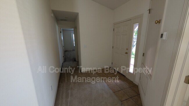 Foto del edificio - 25820 Crippen Dr