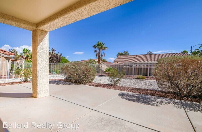 Foto del edificio - 2 br, 2 bath House - 2400 Desert Glen Drive