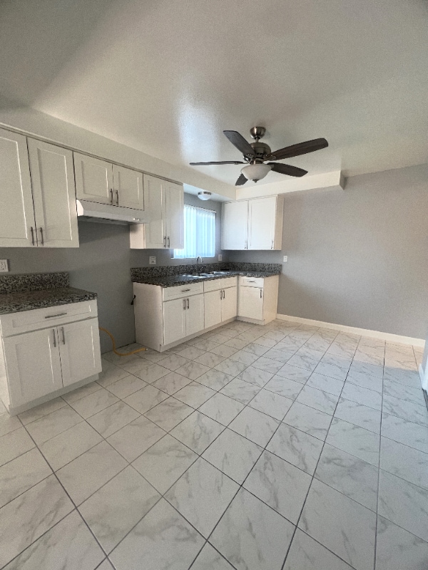 Building Photo - 900 S Highland Ave