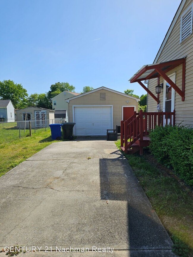 Building Photo - 3 br, 1 bath House - 186 Lori Circle