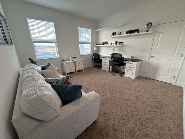 Building Photo - 1656 Pyramid Hl St