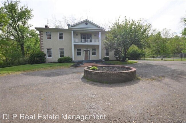 Building Photo - 5 br, 2.5 bath House - 1 Harmony Terrace