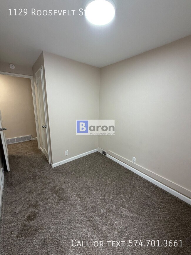 Foto del edificio - 1129 Roosevelt St