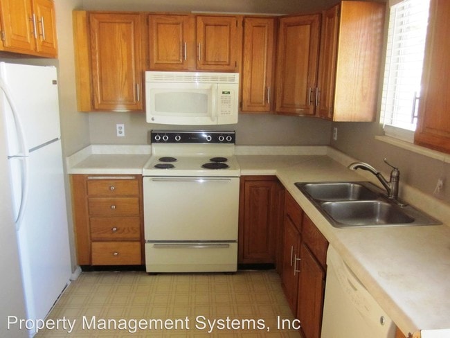 Building Photo - 3 br, 2 bath House - 4104 S. Eastern Park Ln.