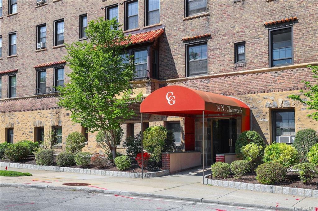 Primary Photo - 14 N Chatsworth Ave
