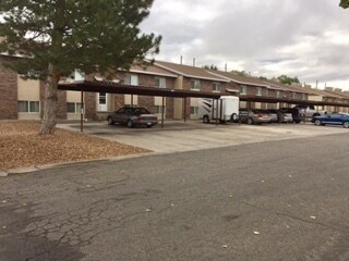 Building Photo - 804 E Cedar Ct