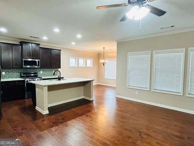 Foto del edificio - 4518 Hidden Creek Dr