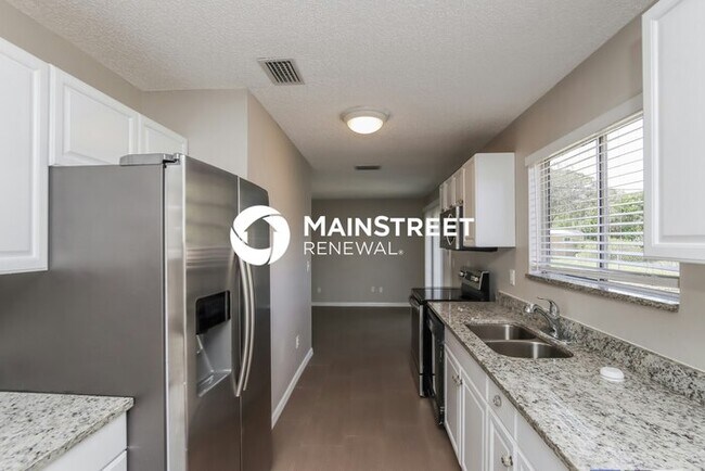 Foto del edificio - 3 Bedroom Pet-Friendly Home in PALM BAY, FL with Main Street Renewal