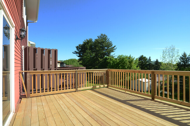 Building Photo - 121 Westfield Dr