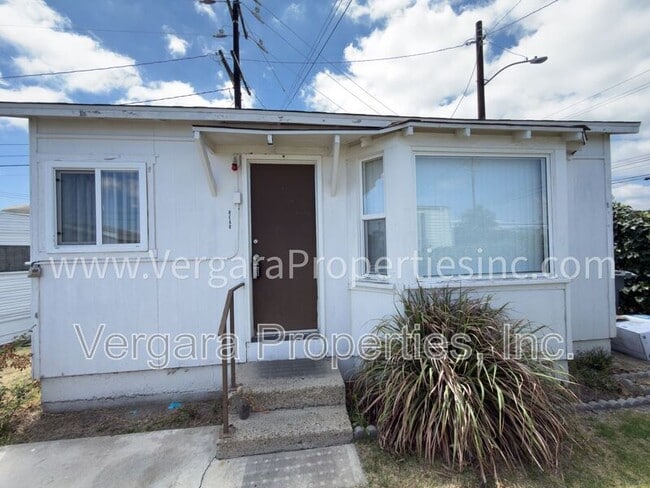 Building Photo - 13505 Mariposa Ave
